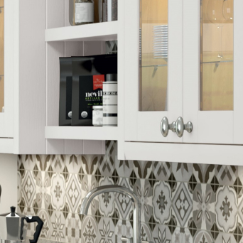 Cambridge White Tangent Pelmet