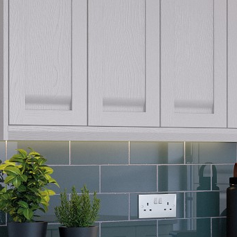 Grantham Tangent Pelmet details